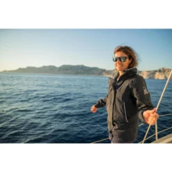 Tribord Water- En Winddichte Zeiljas/regenjas Voor Dames Sailing 300 22 Tribord Water- En Winddichte Zeiljas/regenjas Voor Dames Sailing 300 -Kledij Verkoop water en winddichte damesjas sailing 300 marineblauw 10