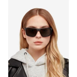 HAWKERS Zonnebrillen Voor Mannen En Vrouwen BLACK DARK POLARIZED - COMANECI -Kledij Verkoop zonnebrillen voor mannen en vrouwen black dark polarized comaneci 3
